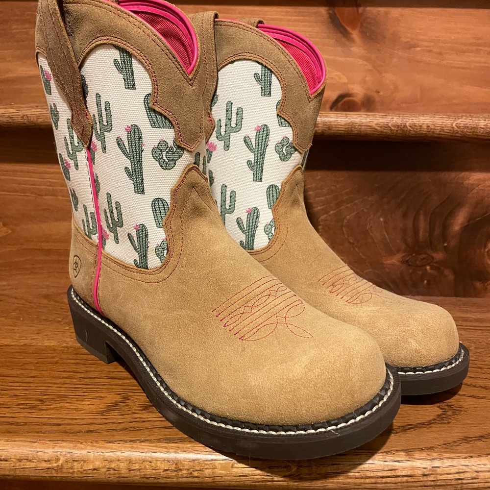Ariat Tan and Pink Cactus Fatbaby Western Boots NWOT